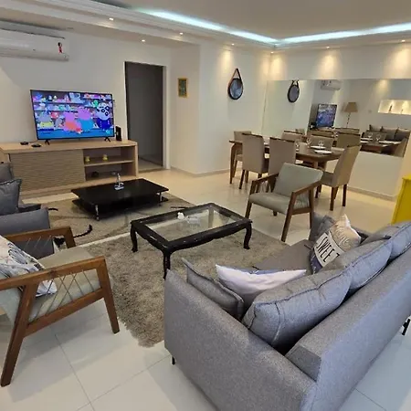 Apartamento pé na areia inteiro-4 quartos 3 cama casal ,4 camas solteiro-3 salas cozinha-2